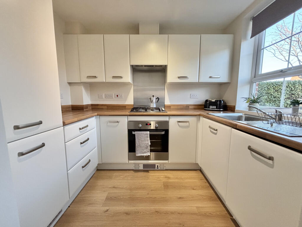 Hawthorn Drive,  Thornton, FY5