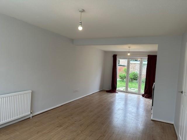 50 Mill Road Dinning area.jpg