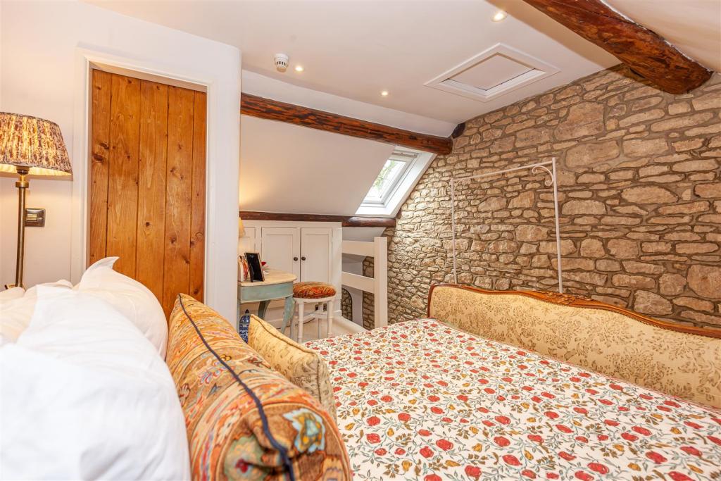 Master Bedroom 3.jpg