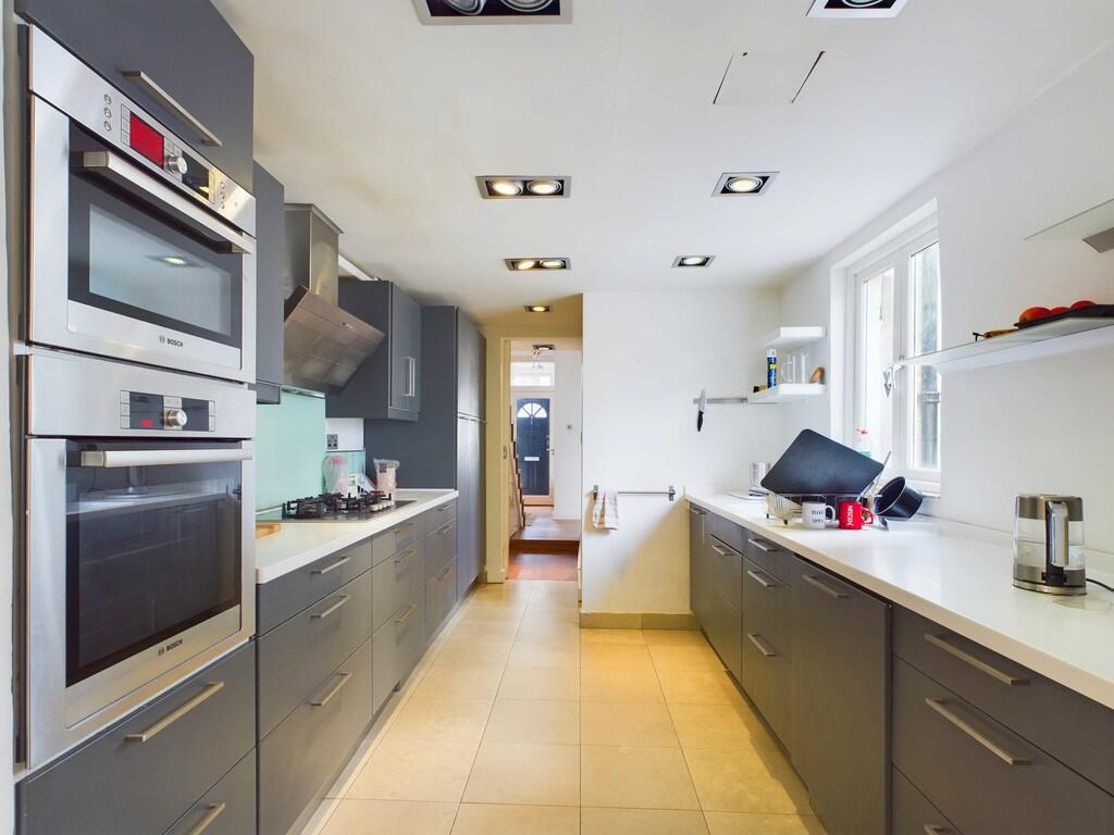 CAM03741G0-PR0028...