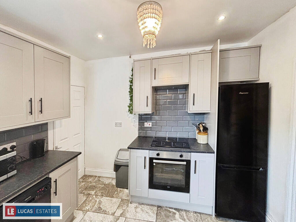 f02aa1ae-19-46B1-...