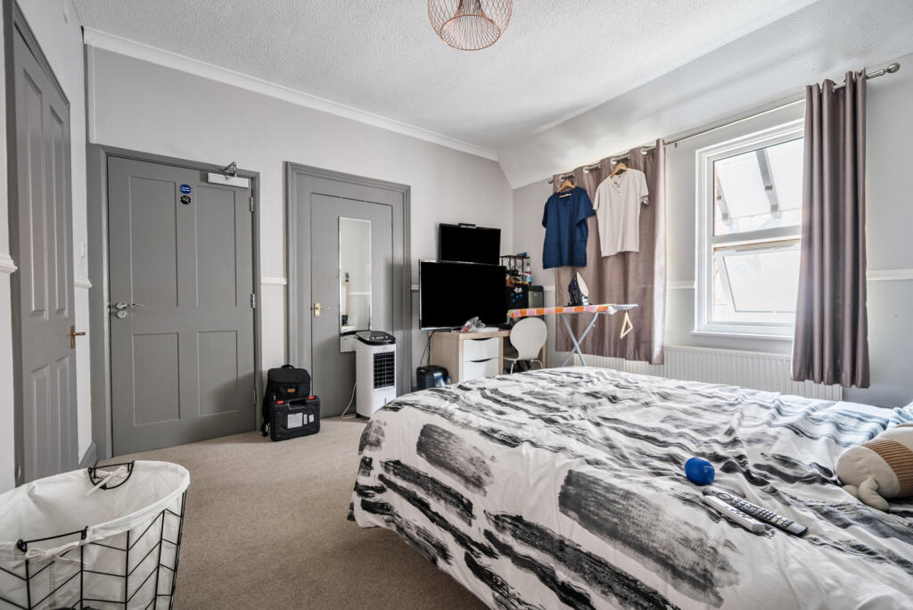 1341973-2-68b1aa0...