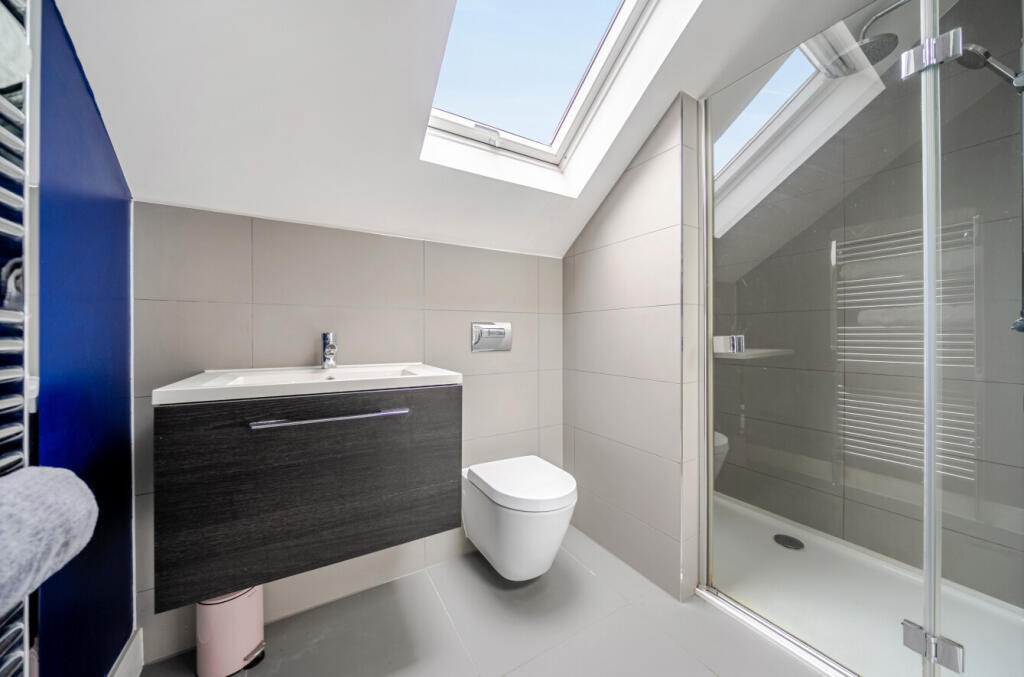 1375327-3-690884b...