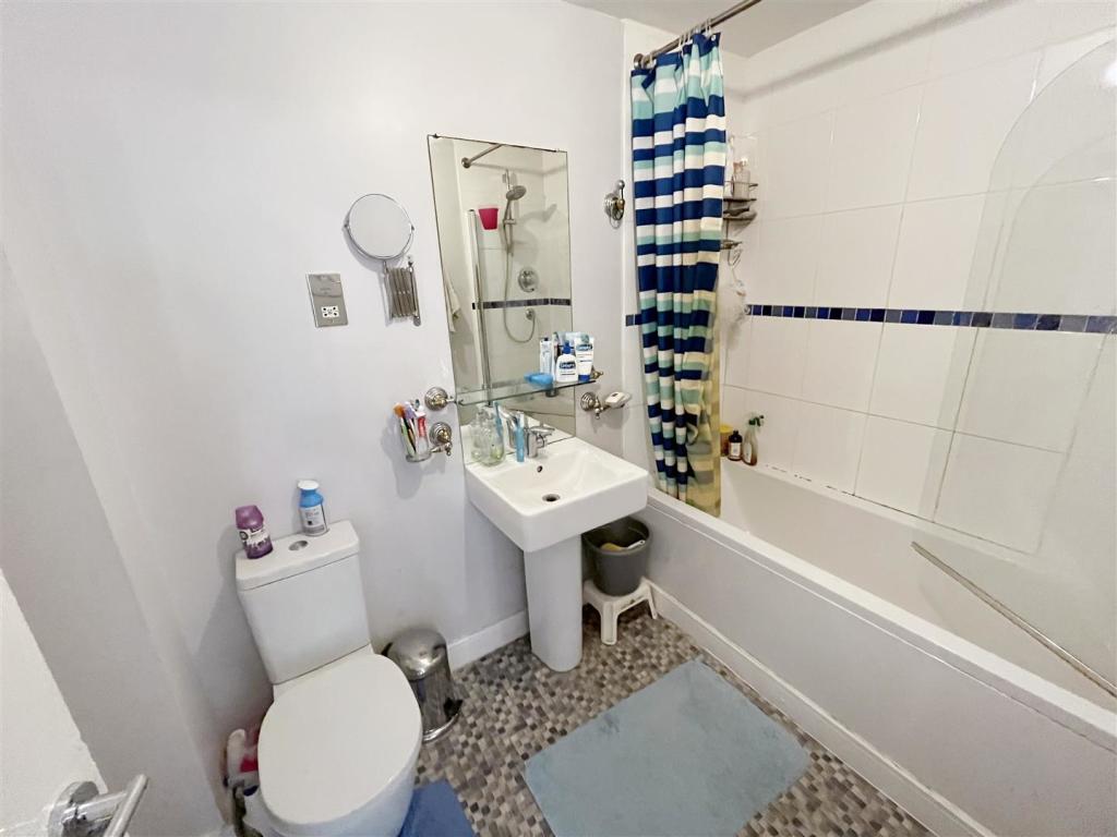 Bathroom.jpg