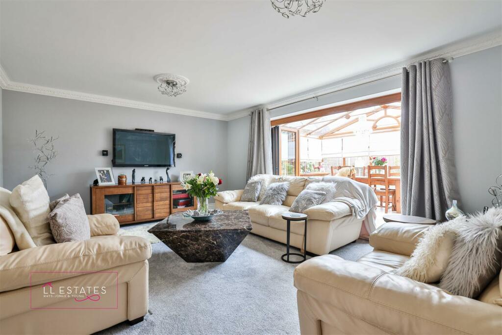 sitting room.jpg