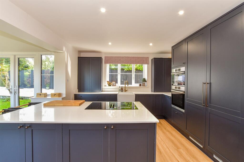 Kitchen/ Family Room