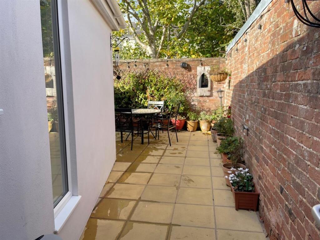 Walled Courtyard Garden