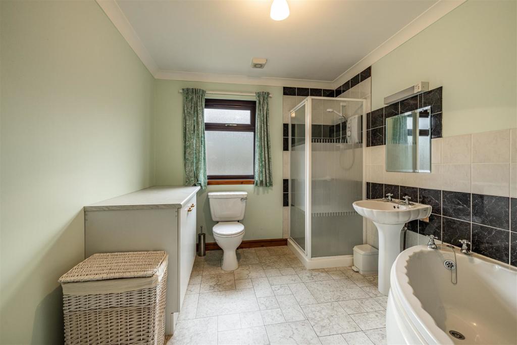 2 Kingsknowe Gardens Galashiels 23.JPG