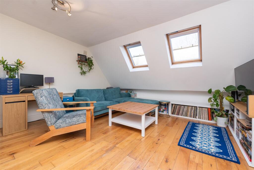 12 - Top floor one-bedroom flat for Auction, St Ge