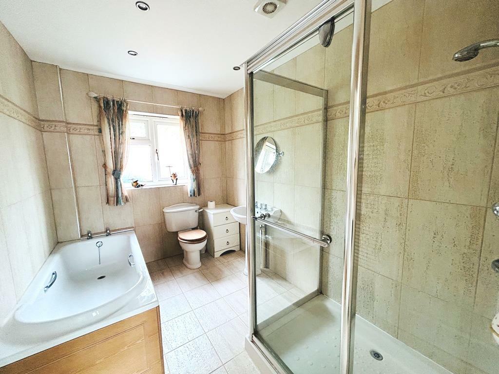 Ensuite.JPEG