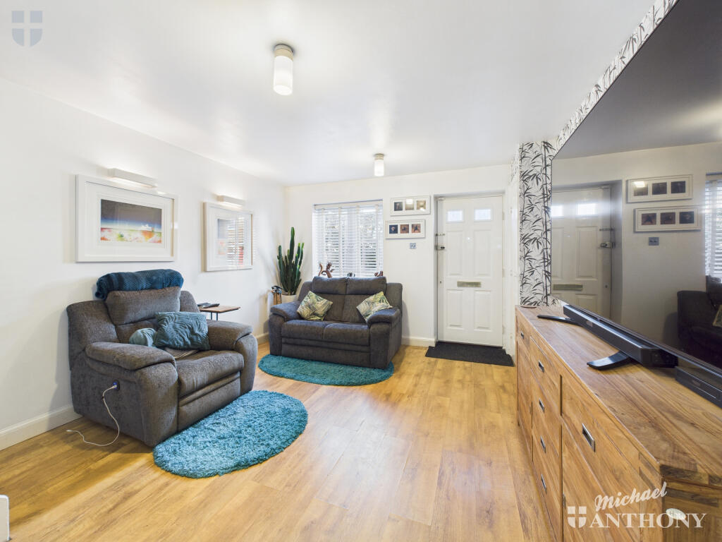 CAM03852G0-PR0419-STILL005