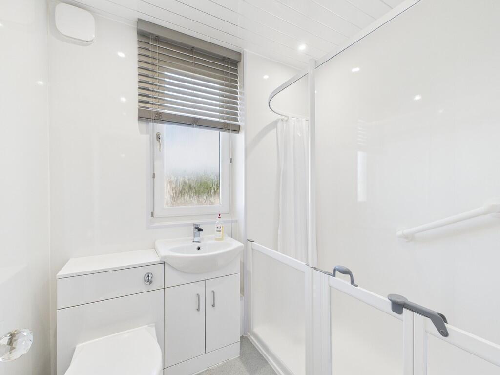 CAM05526G0-PR0040...