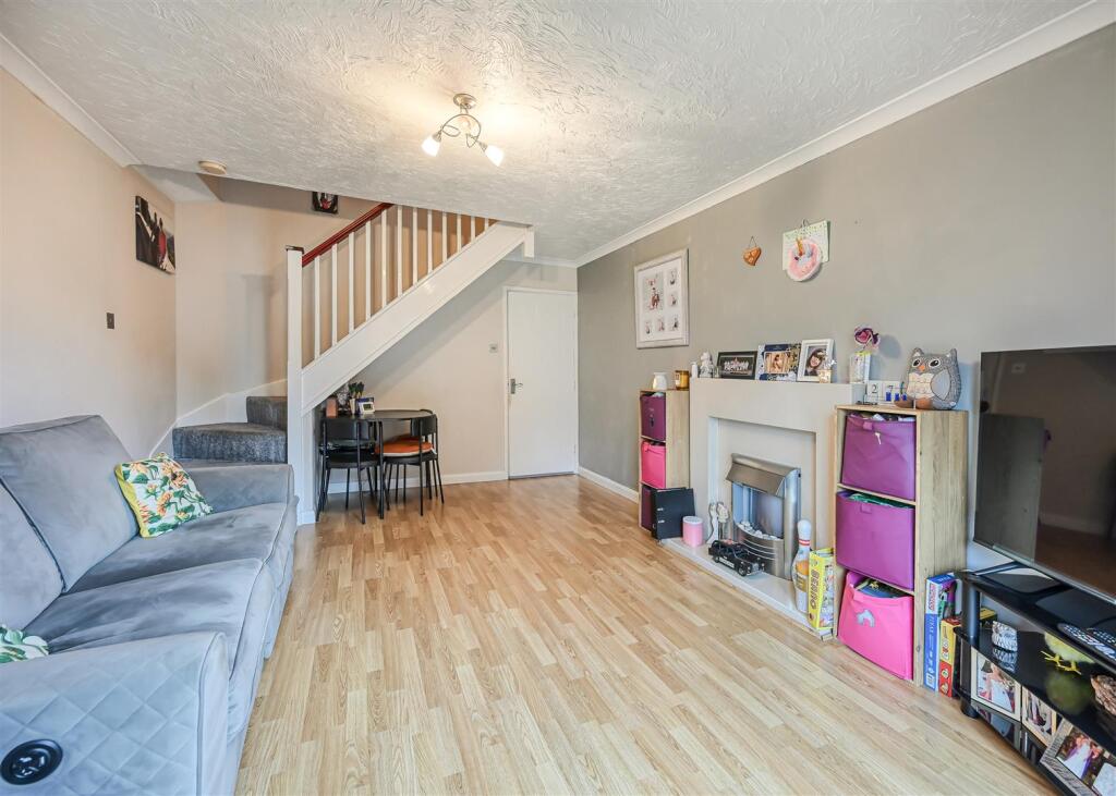 10 Ridley Close-5.jpg