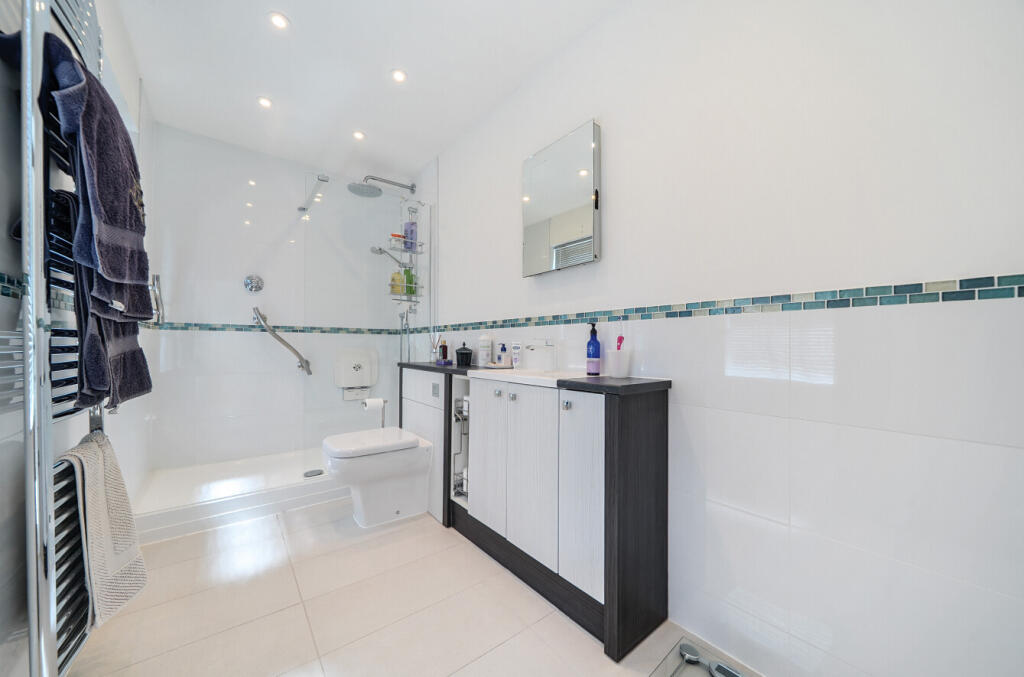 1319545-22-686820...