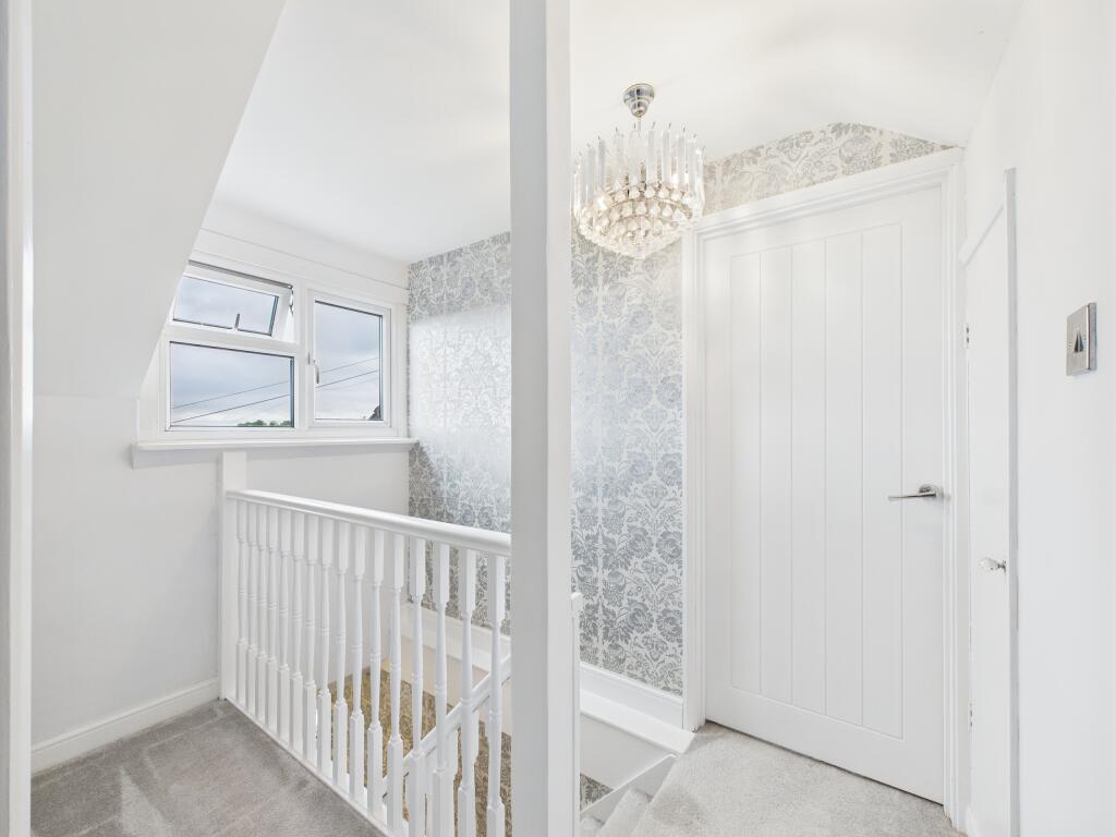 CAM02909G0-PR0425-STILL024