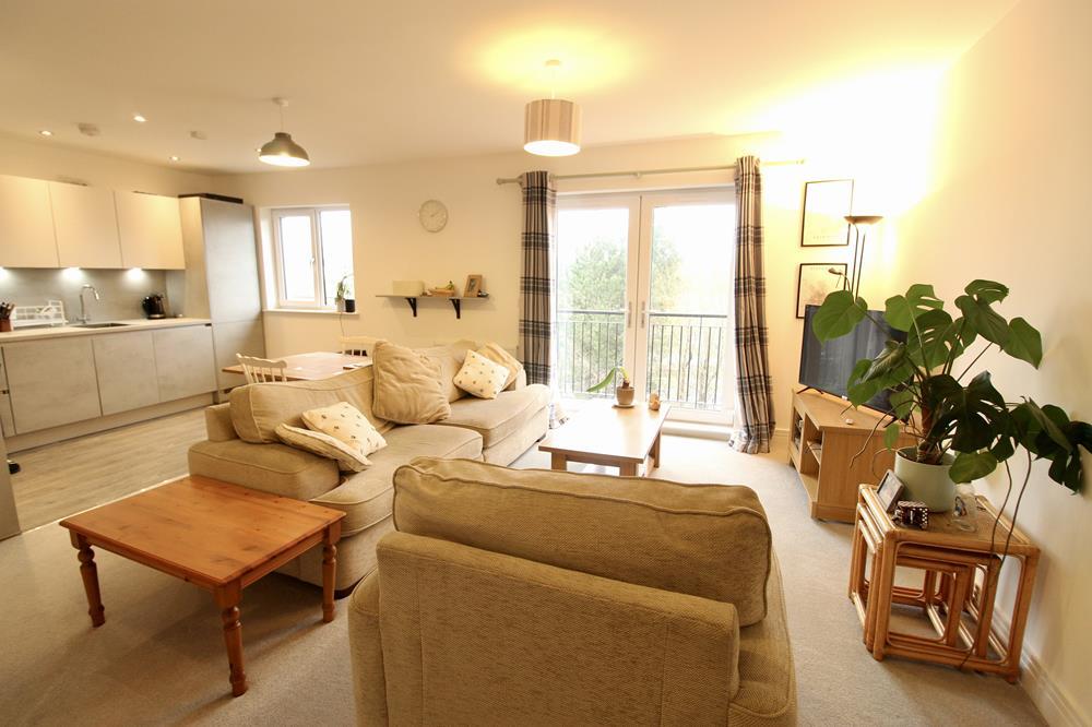 Lounge - Kitchen