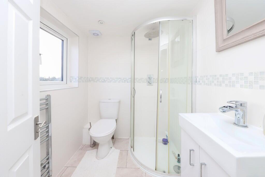 11 Tudor Close (3...