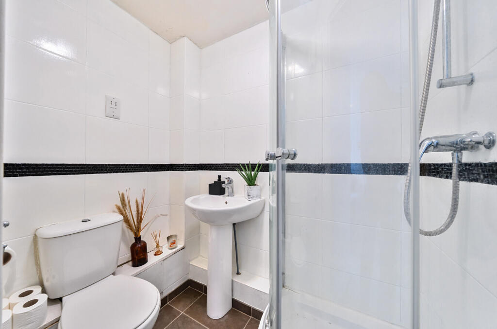 1327704-5-6881379...