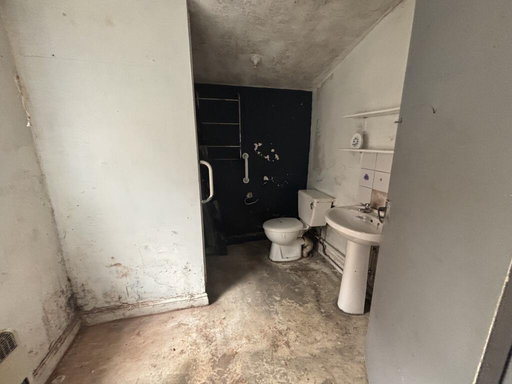 Bathroom T202509221520.jpeg