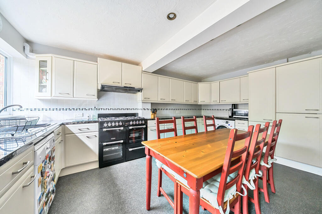 Kitchen / Breakfast Room