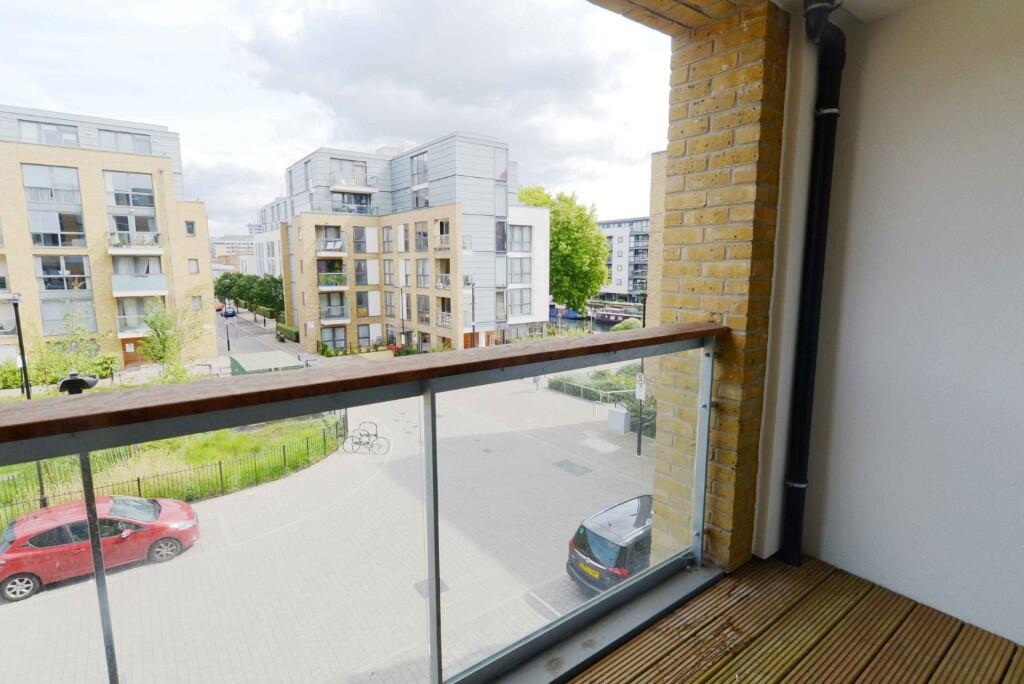 Canalside Square, London, N1