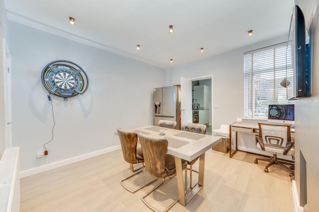 KITCHEN, DINER AND LIVING ROOM