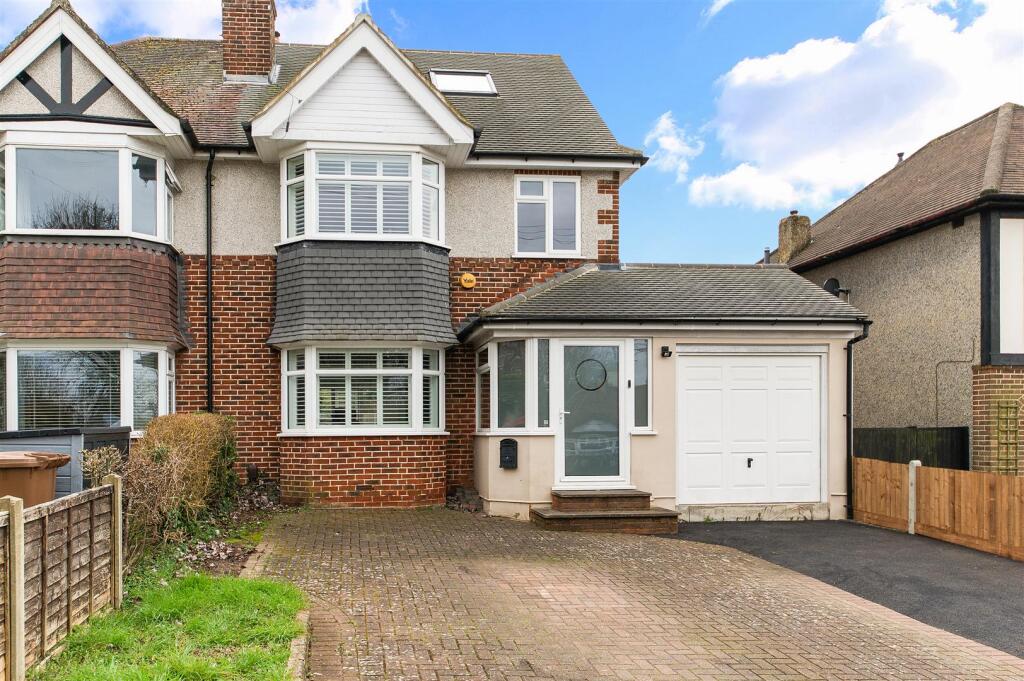 ROUNDWOOD WAY (17).jpg