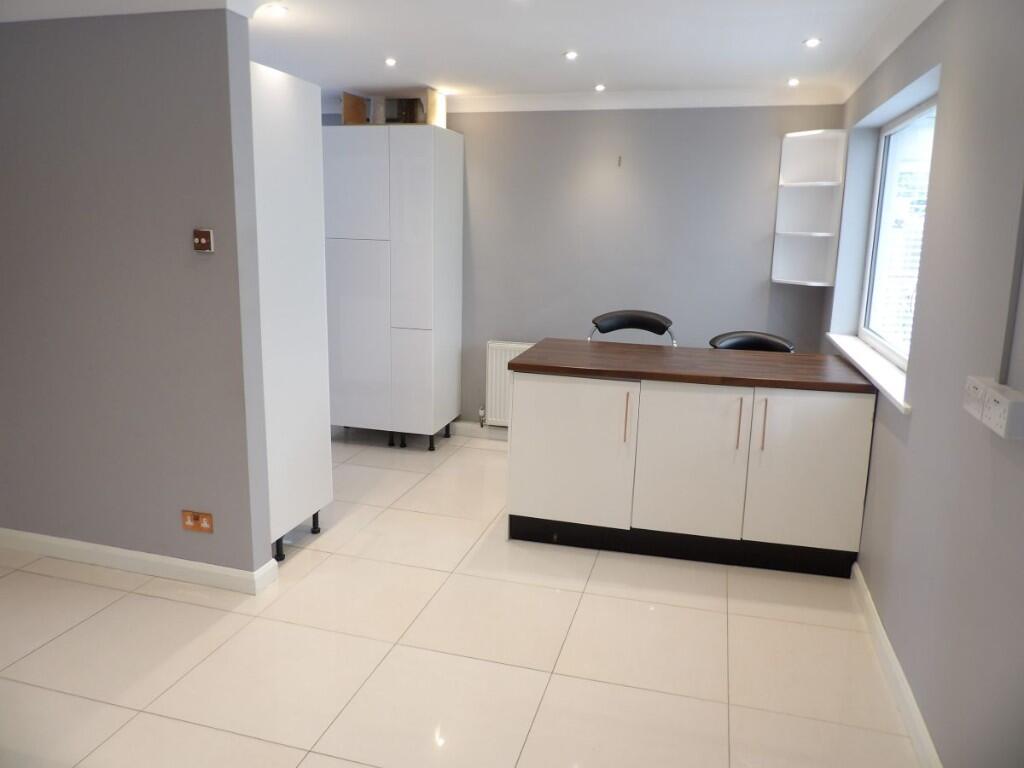 BREAKFAST BAR