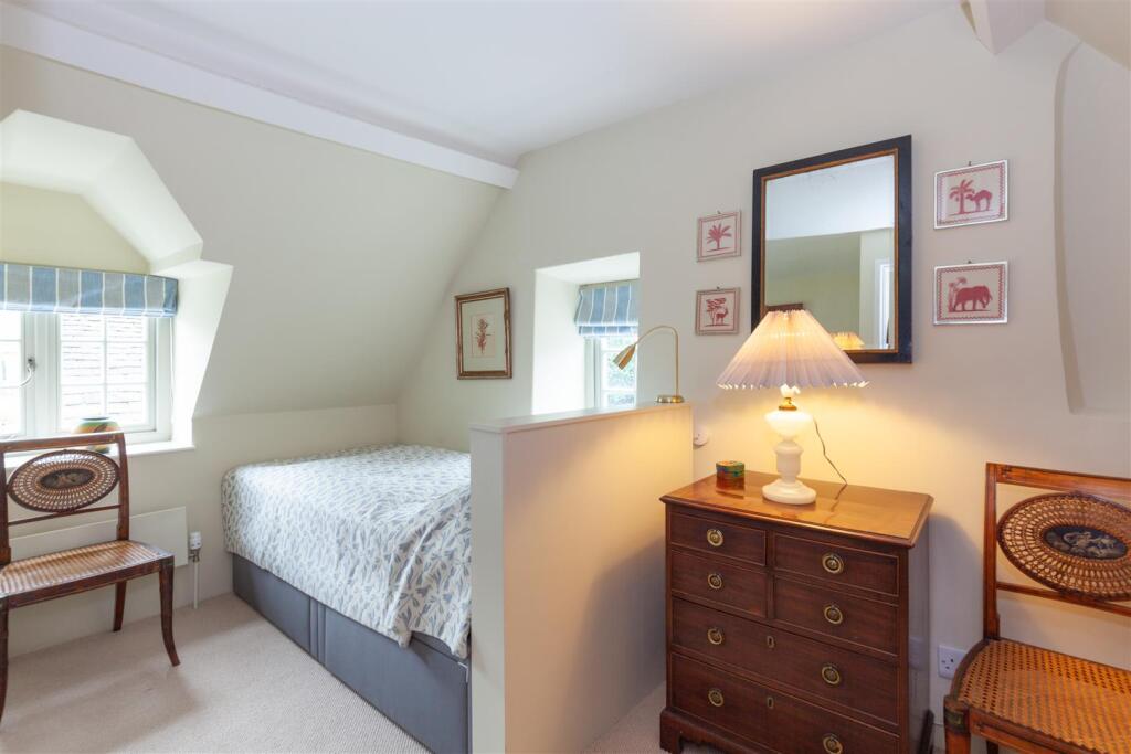 Bedroom 2 1.jpg