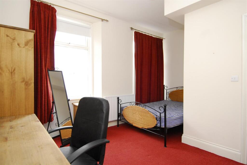 2GuildfordPlace007.JPG