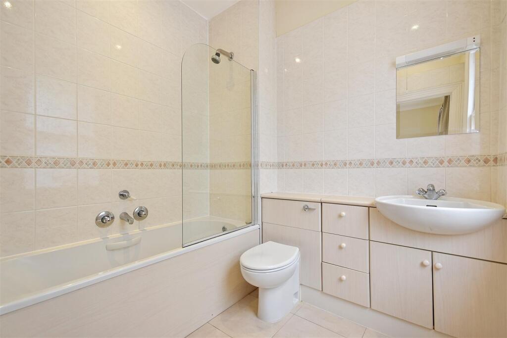 Brook Green Lettings Heathfield Road - EnsuiteA3 (