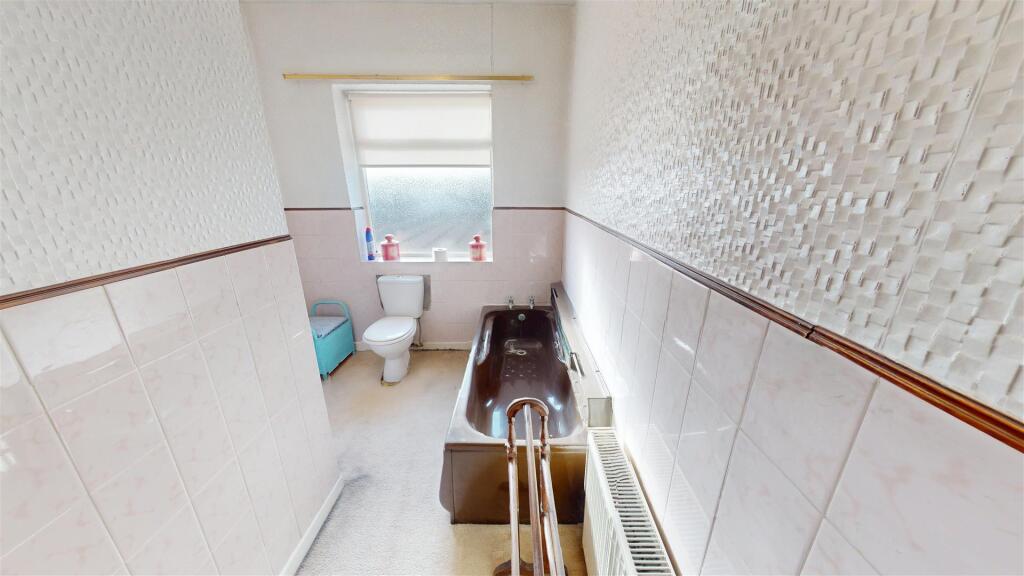 Whint Cottages Bathroom