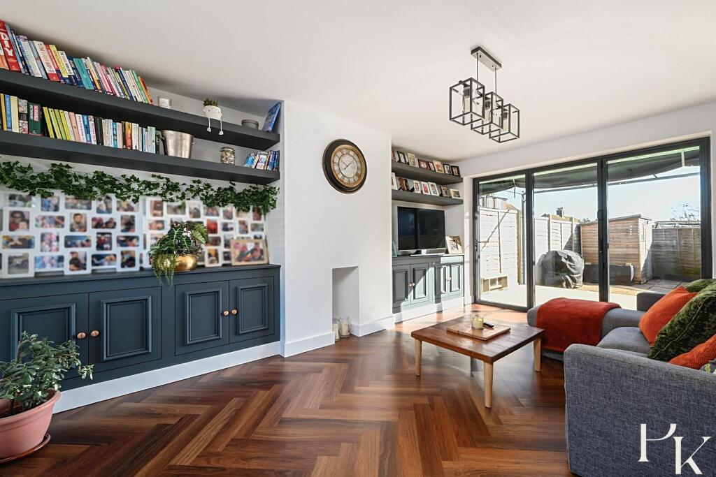 12 Brambledean Road, bn41 (21).jpg