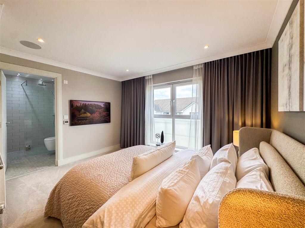 Bedroom/En-Suite