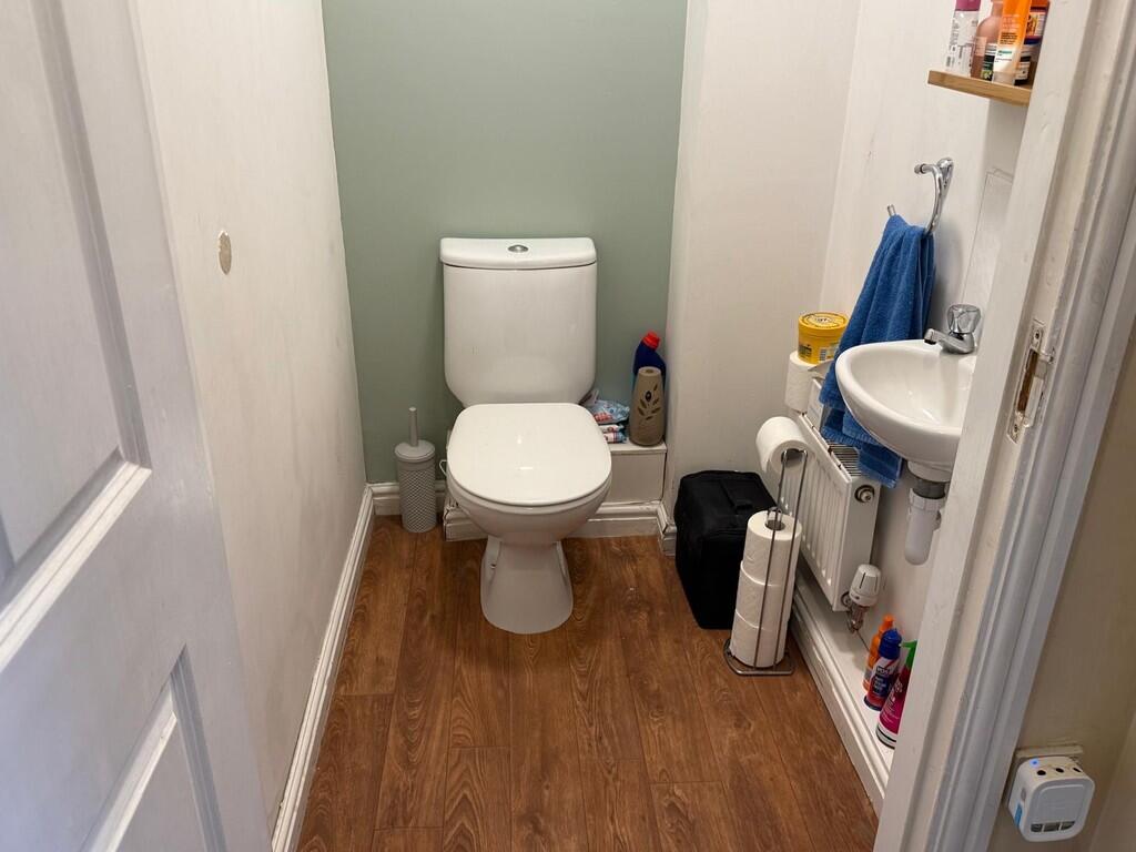 Cloak/WC Room