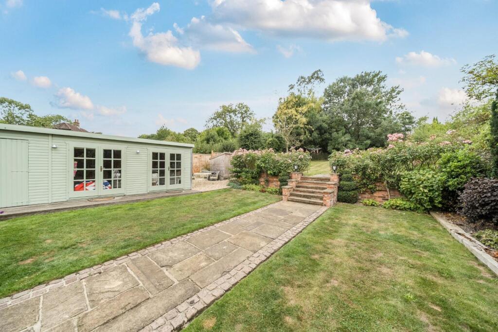 PART OF REAR GARDEN.jpg