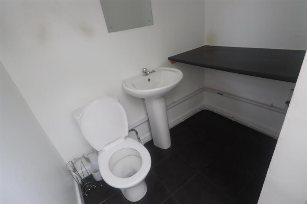 Downstairs WC - Utility.JPG