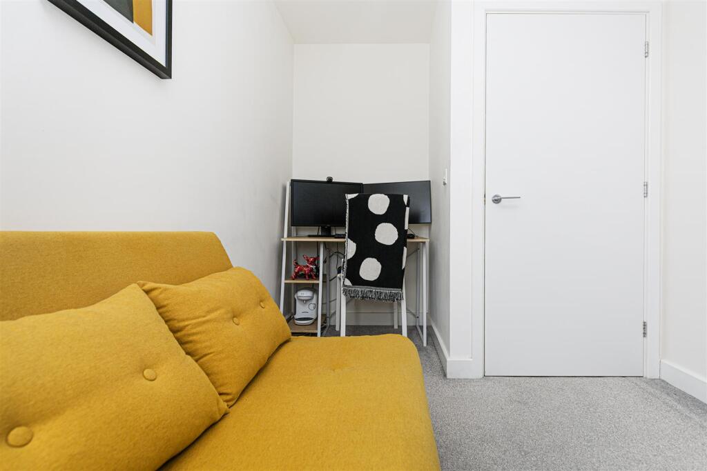 Bramleys Estate Agents - Lapwing Close - Crosland 