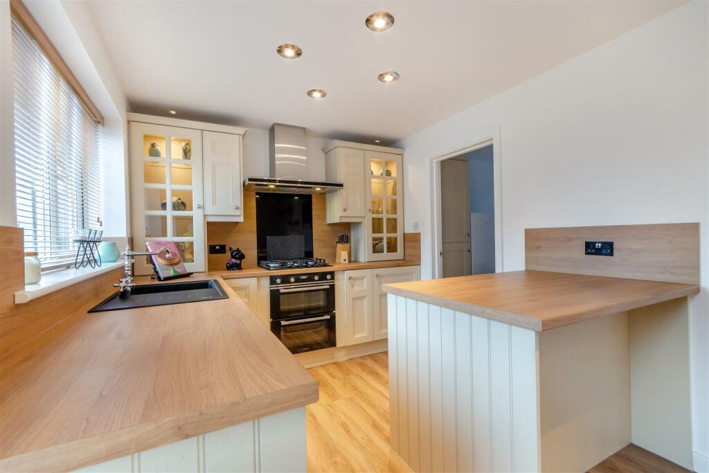 8583379-interior31.jpg