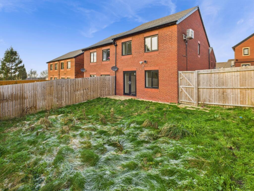 CAM03729G0-PR0178-STILL021