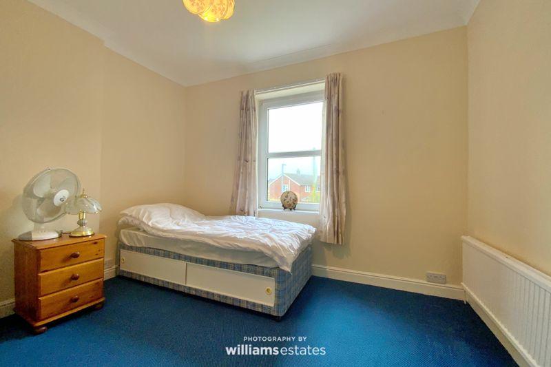 Flat 2 Bedroom...