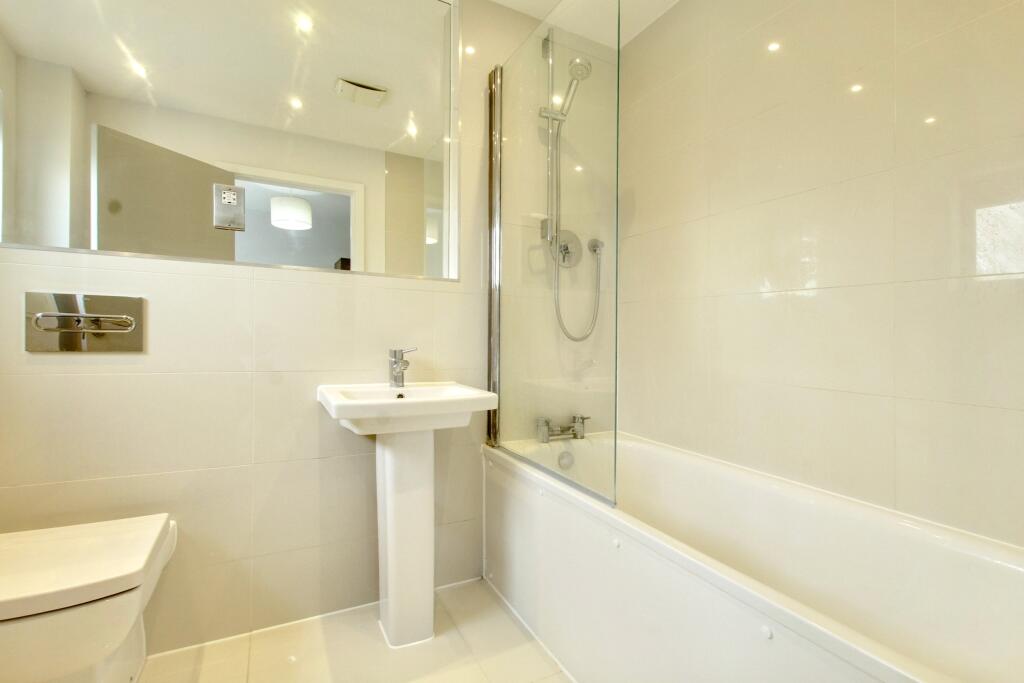 5.ensuite.jpg