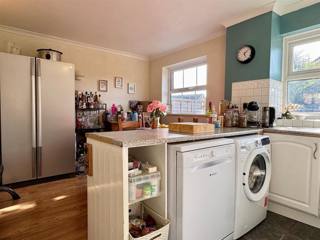 Kitchen 3.jpg