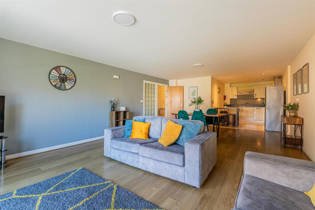 Genoa House 223-6.jpg