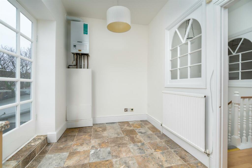 Kitchen - Photo 3.jpg