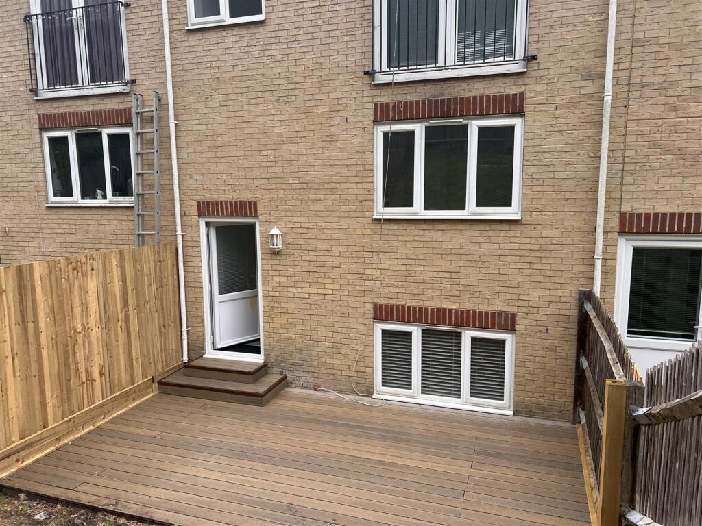 Decking &amp; Garden