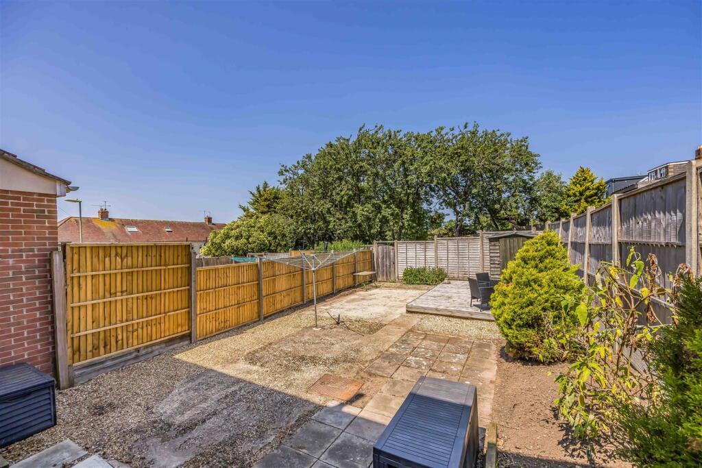 1 Gitsham Gardens, Waterlooville-Small-PorticoMark