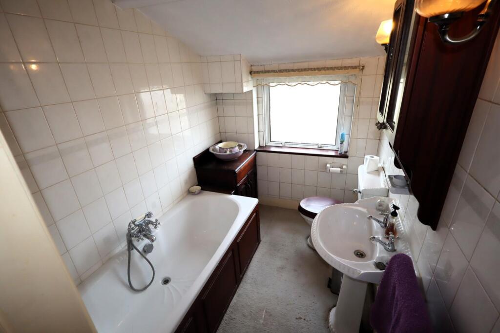 En-Suite Bathroom