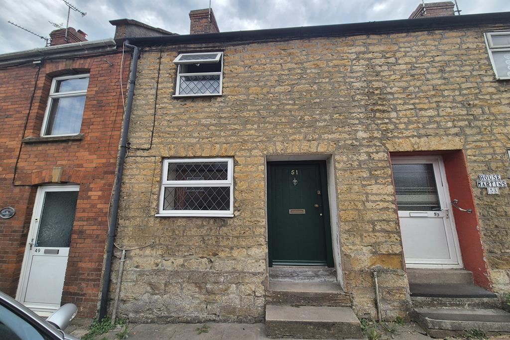 2 Bedroom Terraced for Rent