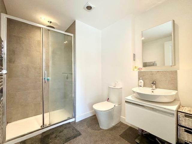 En-Suite Bedroom 1
